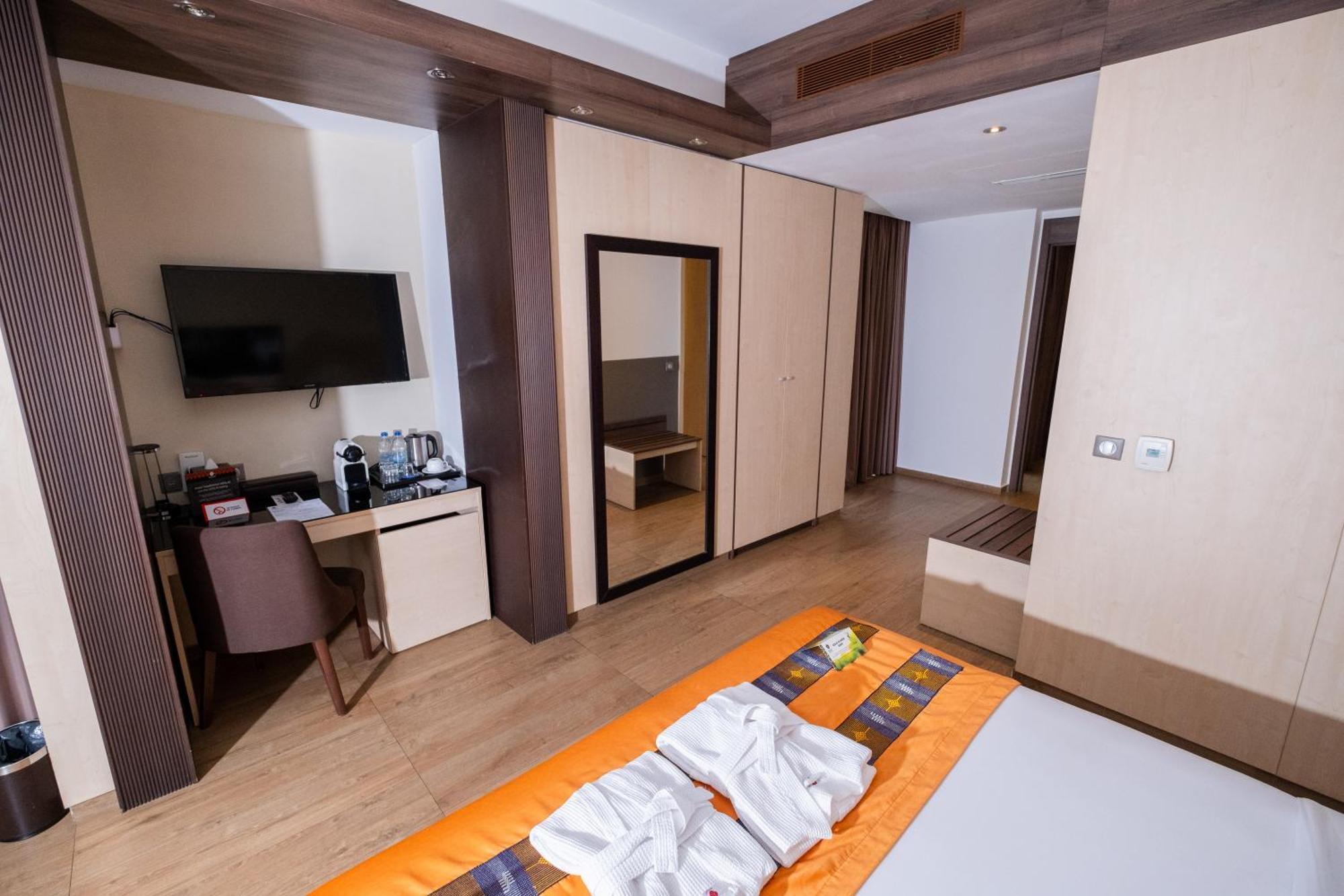 Azalai Hotel Abidjan Exteriör bild